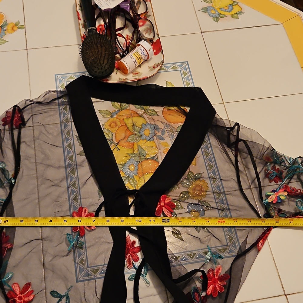 Floral Embroidered Sheer Kimono 42 Inches Long   20 Inches Across Pit To Pit. - Picture 5 of 5